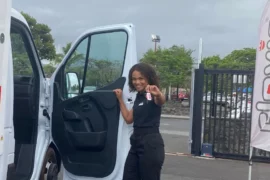 Location utilitaire Réunion : remise des clés en agence Clovis