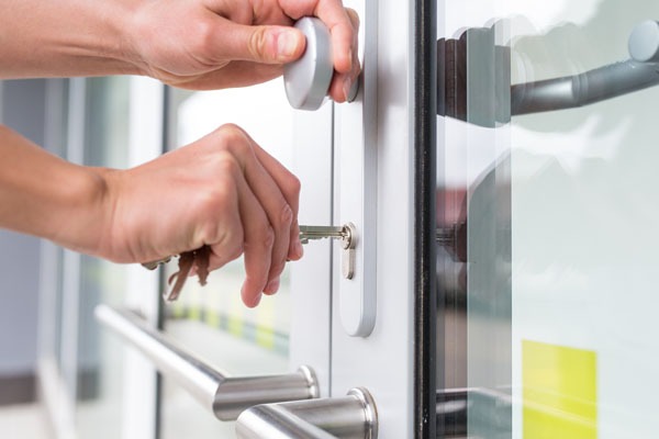 Ouvrir une porte blindée